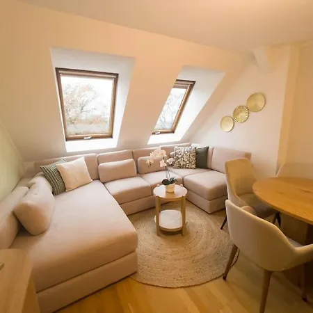 Apartment Casarina - Ueber Den Daechern Leipzigs